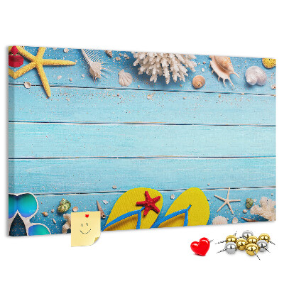 Pizarra de corcho con diseño de recuerdos de verano en la playa con conchas marinas