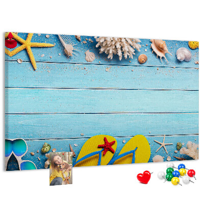 Pizarra de corcho con diseño de recuerdos de verano en la playa con conchas marinas
