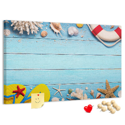 Tablero de corcho decorativo estilo veraniego con temática de playa conchas y arena