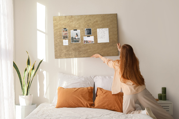 Tablero de anuncios Textura dorada con estilo minimalista.
