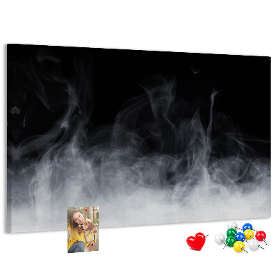 Pizarra de corcho danza sensual de la niebla sobre un fondo negro