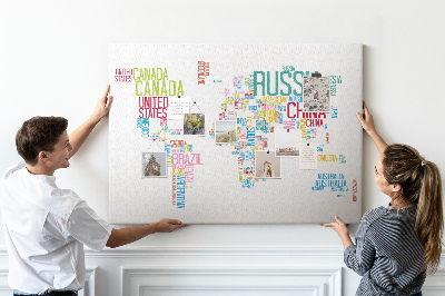 Tablero de anuncios Mapa del mundo con los nombres de los países en colores.