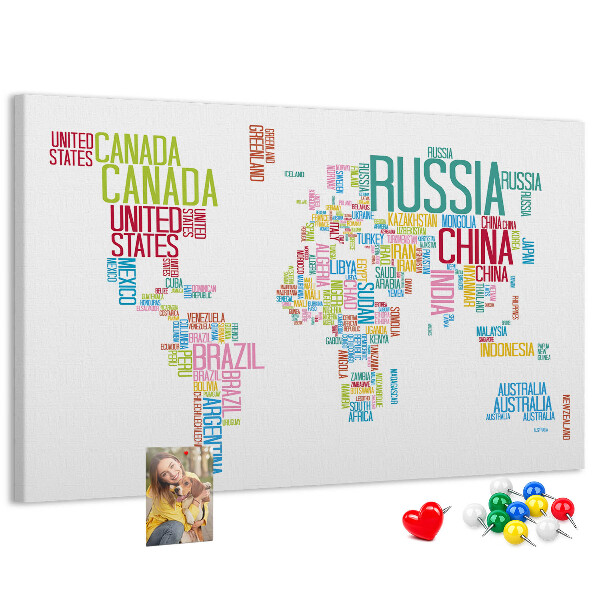 Tablero de anuncios Mapa del mundo con los nombres de los países en colores.