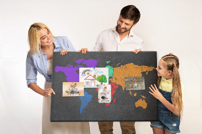 Pizarra de corcho mapa del mundo colorido sobre fondo oscuro