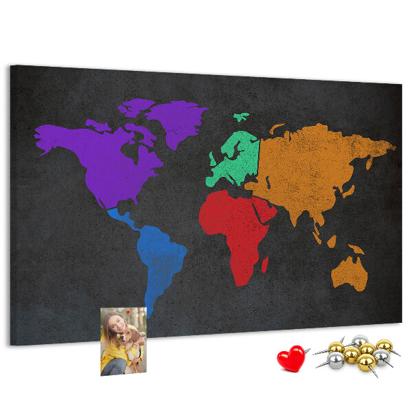 Pizarra de corcho mapa del mundo colorido sobre fondo oscuro