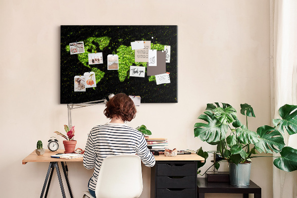 Tablero de anuncios mapa del mundo verde sobre fondo negro
