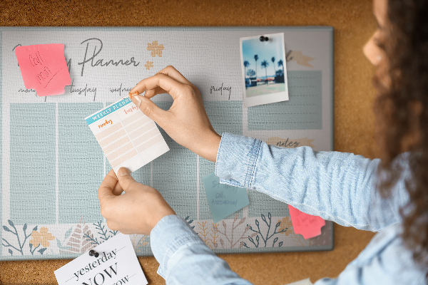 Pizarra de corcho Estampado floral en el plan semanal