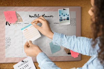 Agenda mensual con diseño de tablero de anuncios y detalles florales