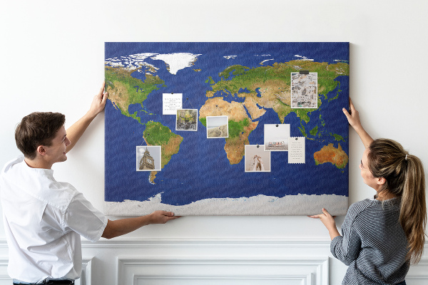 Tablero de corcho decorativo mapamundi con alfileres de colores