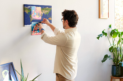 Tablero de corcho decorativo mapamundi con alfileres de colores