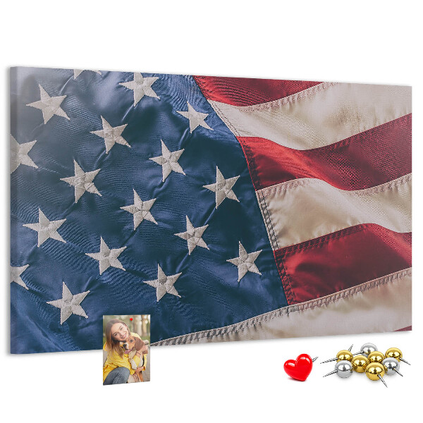 Tablero de corcho decorado Bandera estadounidense con estrellas prominentes.
