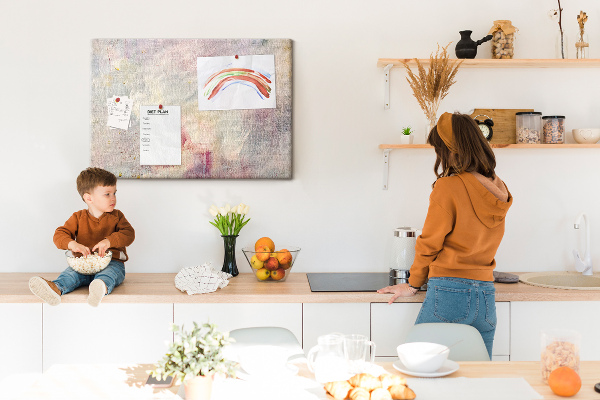 Tablero de anuncios con diseño de delicadas pinceladas en tonos pastel
