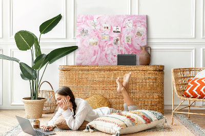Tablero de anuncios con diseño de peonías rosas en un tono delicado