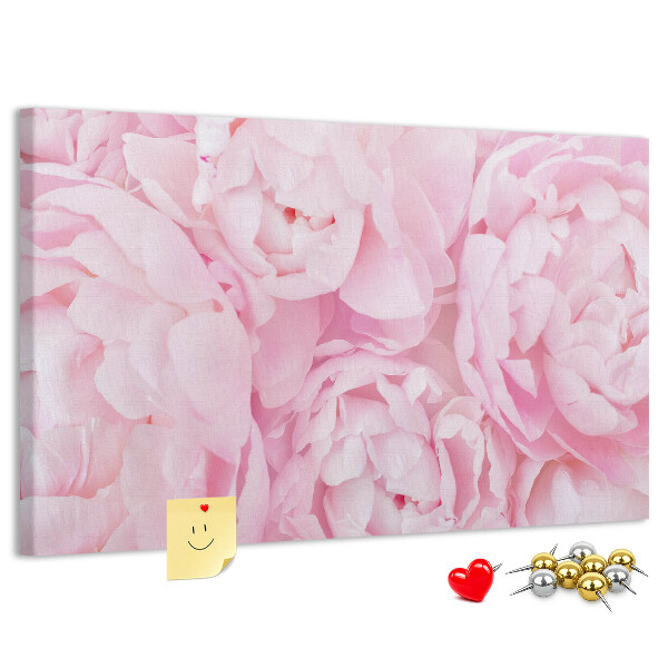 Tablero de anuncios con diseño de peonías rosas en un tono delicado