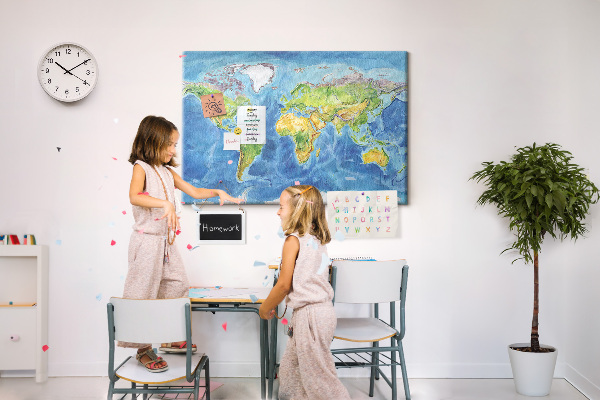 Tablero de corcho diseño de mapa del mundo en colores pastel