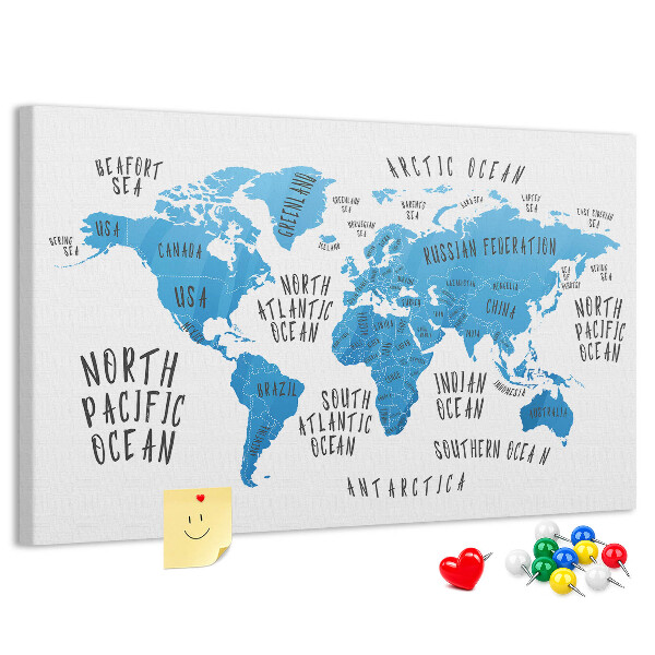 Tablero de anuncios mapamundi con los nombres de los océanos y los países