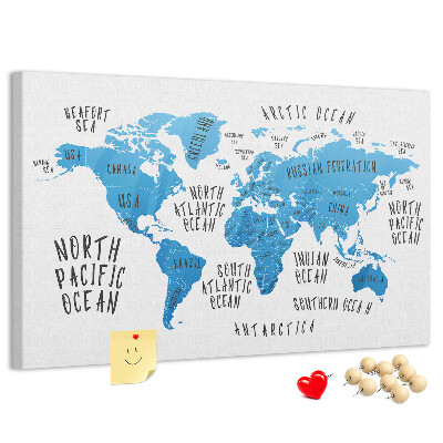 Tablero de anuncios mapamundi con los nombres de los océanos y los países
