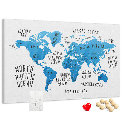 Tablero de anuncios mapamundi con los nombres de los océanos y los países