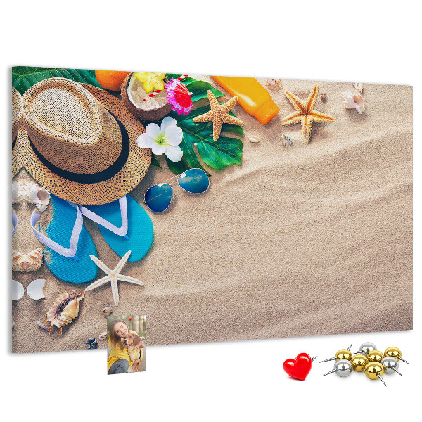 Tablero de anuncios recuerdos de verano en la playa con accesorios