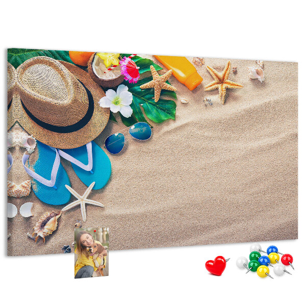 Tablero de anuncios recuerdos de verano en la playa con accesorios