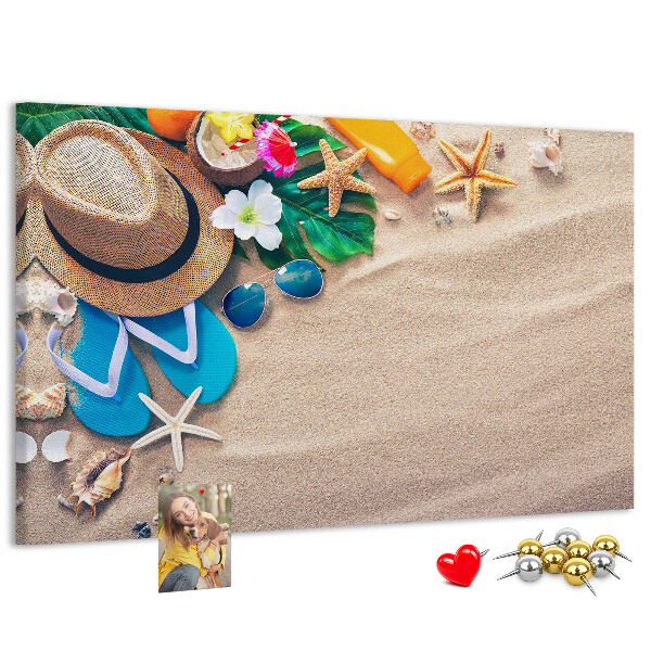 Tablero de anuncios recuerdos de verano en la playa con accesorios
