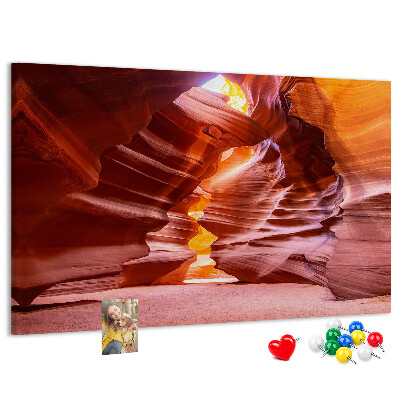 Tablero de anuncios formaciones rocosas mágicas en el desfiladero