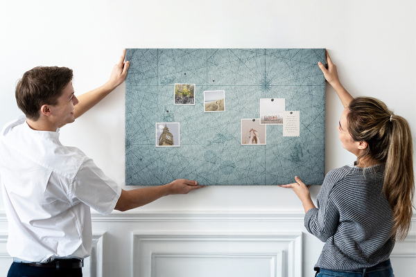 Tablero de anuncios mapa antiguo con patrones geométricos