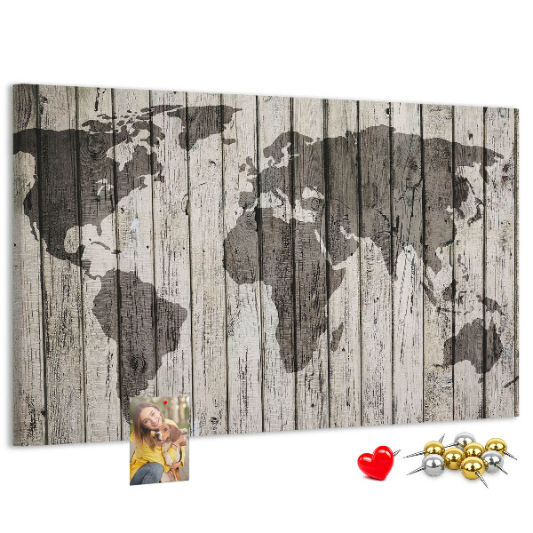 Tablero de corcho decorativo diseño de mapamundi sobre fondo de tablas de madera
