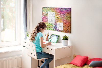 Tablero de corcho decorativo con diseño de muro de ladrillos coloridos en arcoíris