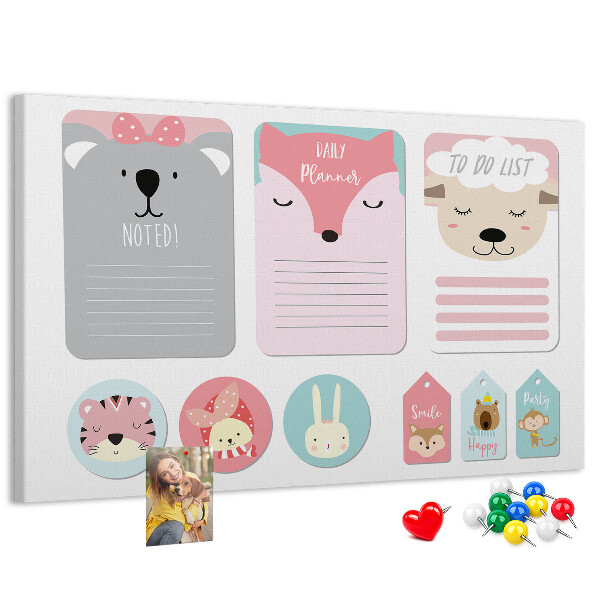Tablero de anuncios con diseño de notas coloridas y animales tiernos