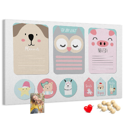 Pizarra de corcho con diseño de cuadernos coloridos y animales