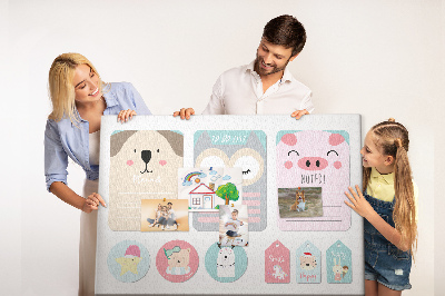 Pizarra de corcho con diseño de cuadernos coloridos y animales