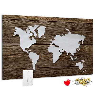 Tablero de anuncios mapa del mundo sobre un fondo de madera