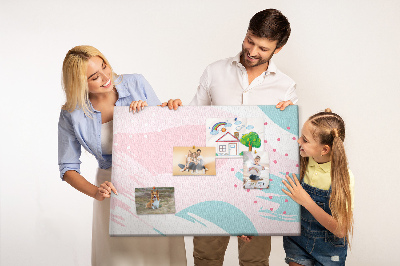 Tablero de corcho decorado con diseño de manchas abstractas en tonos pastel