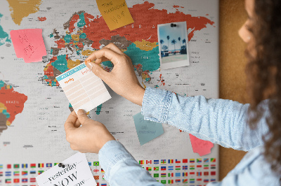Tablero de anuncios mapa del mundo con banderas de países
