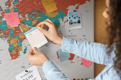 Tablero de anuncios mapa del mundo con banderas de países