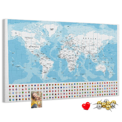 Mapa del mundo de corcho con alfileres de colores