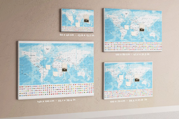 Mapa del mundo de corcho con alfileres de colores