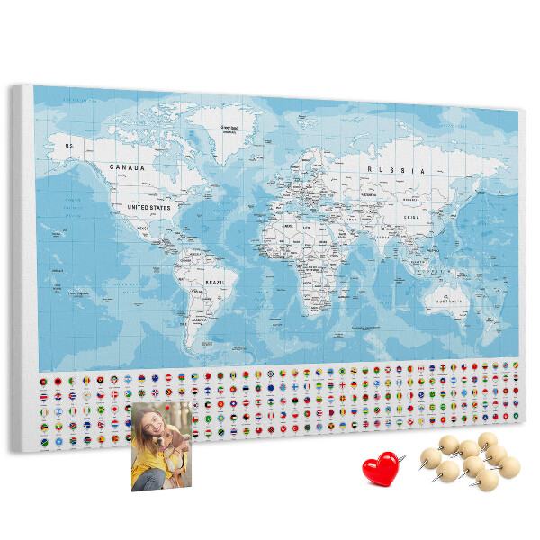 Mapa del mundo de corcho con alfileres de colores
