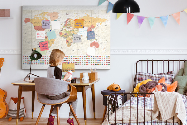 Tablero de corcho decorativo mapa del mundo con banderas de países de colores