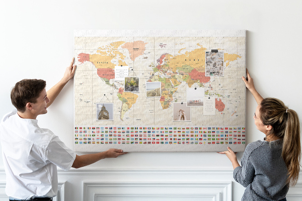 Tablero de corcho decorativo mapa del mundo con banderas de países de colores