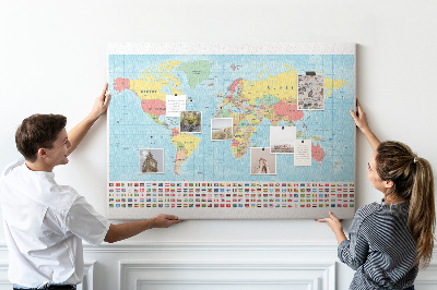 Tablero de anuncios mapa del mundo con banderas de colores