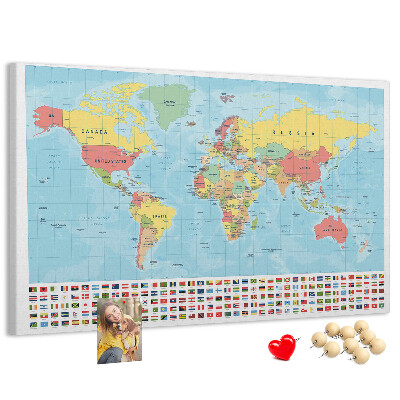 Tablero de anuncios mapa del mundo con banderas de colores