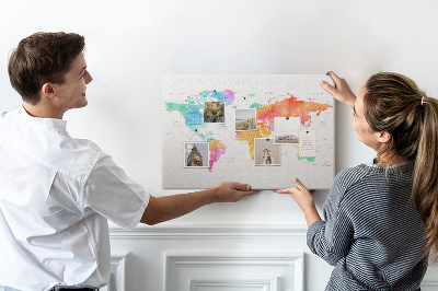 Tablero de corcho decorado con diseño de mapa del mundo en acuarela