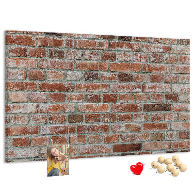 Tablero de anuncios con diseño de muro de ladrillo en acabado natural