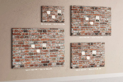 Tablero de anuncios con diseño de muro de ladrillo en acabado natural