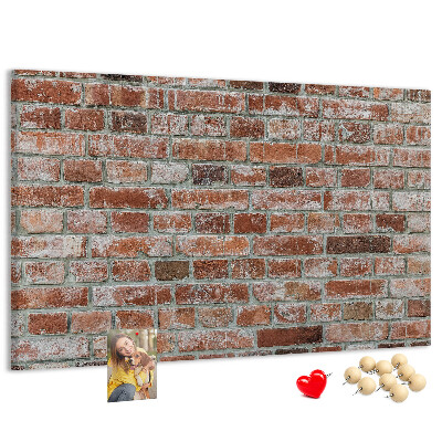 Tablero de anuncios con diseño de muro de ladrillo en acabado natural