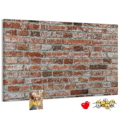 Tablero de anuncios con diseño de muro de ladrillo en acabado natural