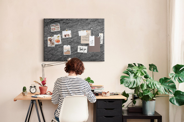Tablero de corcho decorado con textura de piedra en tonos grises
