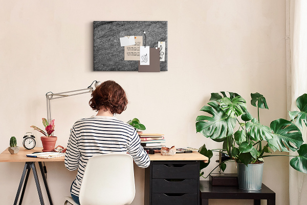 Tablero de corcho decorado con textura de piedra en tonos grises